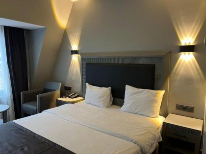 Grand S Hotel - image 27