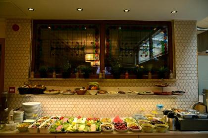 Sultans Royal Hotel - image 16