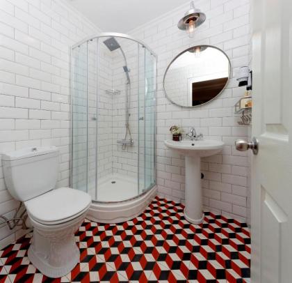 Cheers Porthouse - image 11