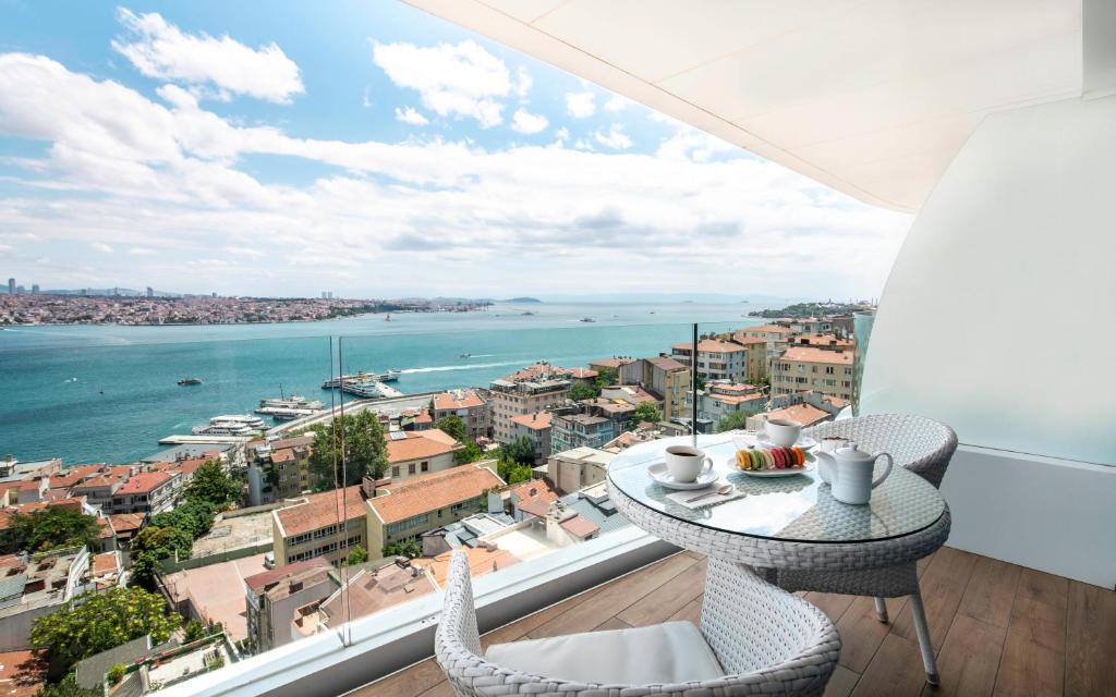 Opera Hotel - main image