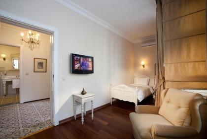 Hotel Sari Konak - image 11