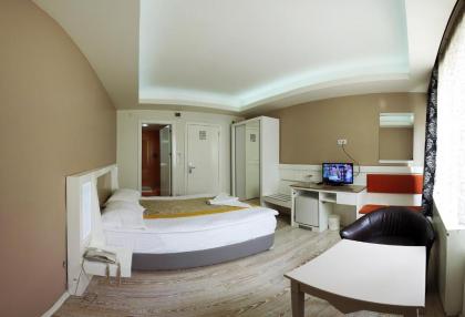 Grand As Hotel - image 15