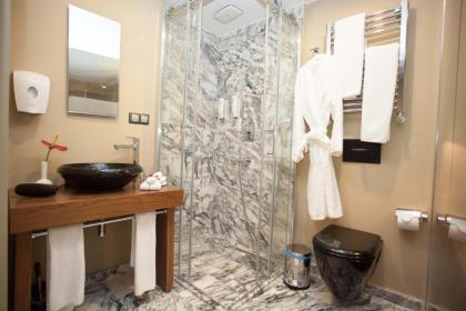 Juliet Rooms & Kitchen - image 25