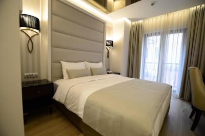 Le Petit Palace Hotel - image 18