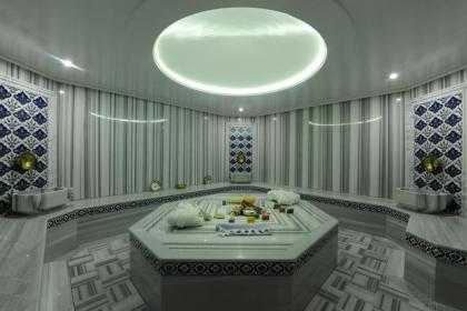 Le Petit Palace Hotel - image 3