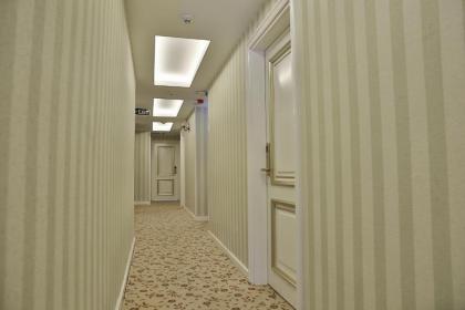 Hotel Queens Land - image 7