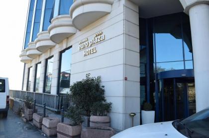 Euro Plaza Hotel - image 27