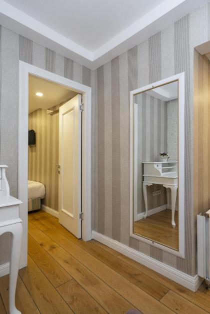 Moss Suites Hotel - image 2