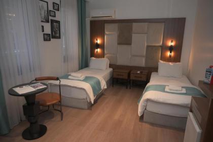 Isle Hotel - image 24