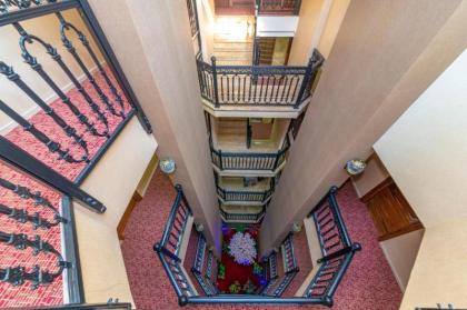 Vision Deluxe Hotel - image 4