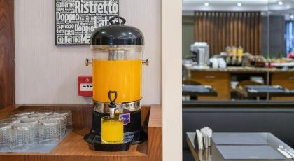 Merlin Hotel - image 24