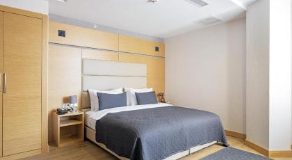 Merlin Hotel - image 27