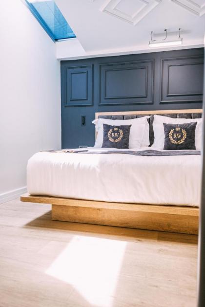 RW BOUTIQUE HOTEL - image 30