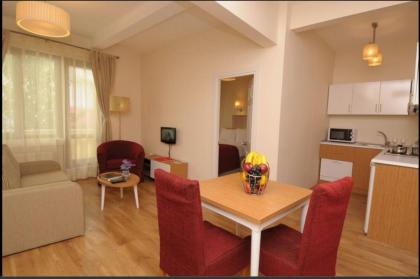 three apples suites - image 24