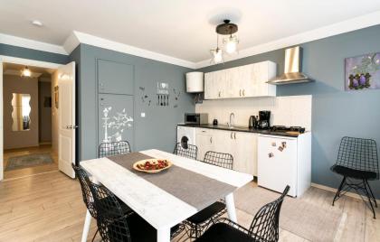 Sirena's Suites - image 12