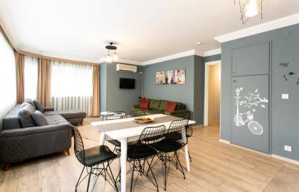 Sirena's Suites - image 9