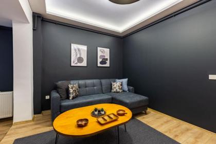 Distinguished Flat with Backyard in Sisli - image 21