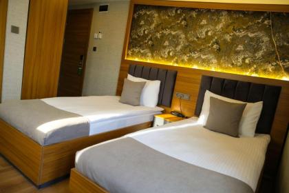 CALENBERG HOTEL - image 25