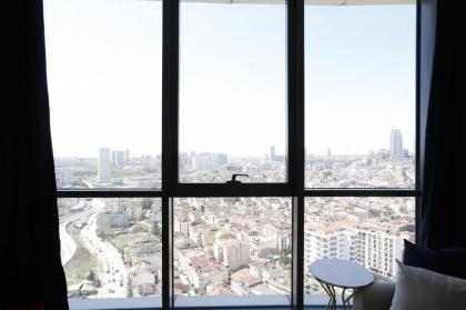 Lovely and Central Flat with City View in Atasehir