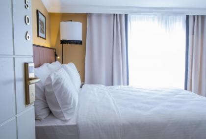 EA Exclusive Hotel - image 21