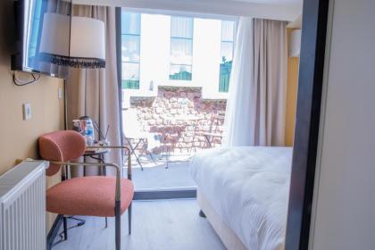 EA Exclusive Hotel - image 22