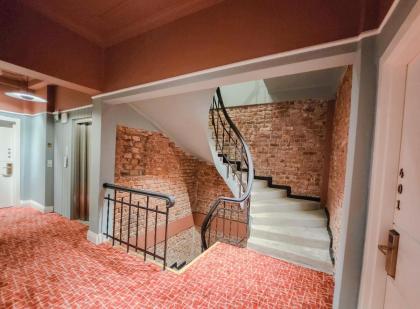 EA Exclusive Hotel - image 30