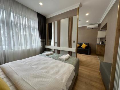 H&L Suites - image 26