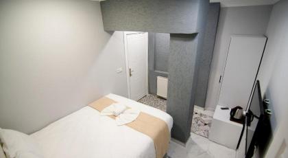 Istanbul Palace Hotel - image 24