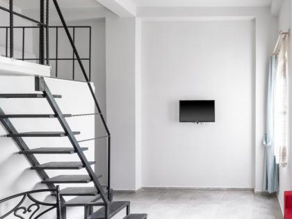 The Red Tent Suite 88 - image 21