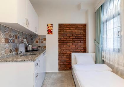 The Red Tent Suite 88 - image 25