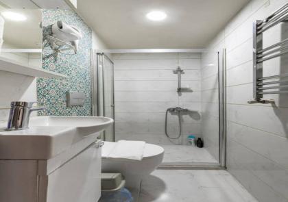 The Red Tent Suite 88 - image 29