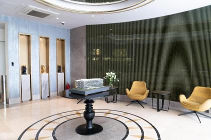 Modern Apt With City Views - Central Location - image 22