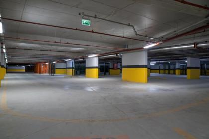 Sleek City Apartment With Premium Amenities - image 25