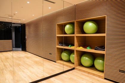 Sleek City Apartment With Premium Amenities - image 27