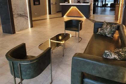 Near Airport Metro 1-bdr Apt Wi-fipoolgym - image 21