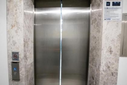 Near Airport Metro 1-bdr Apt Wi-fipoolgym - image 29