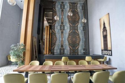 Vibrant 1-bdr Apt Wpoolgym Near Airport Metro - image 24