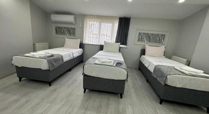 JOE BLACK APART - image 22