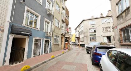 JOE BLACK APART - image 26