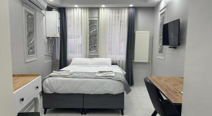 JOE BLACK APART - image 27