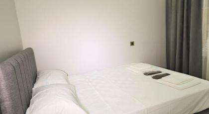 JOE BLACK APART - image 29