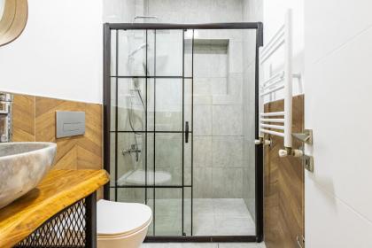 Red Suites Balat - Orange and Blue - image 26