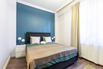 Red Suites Balat - Orange and Blue - image 27