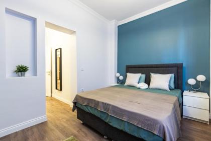 Red Suites Balat - Orange and Blue - image 30