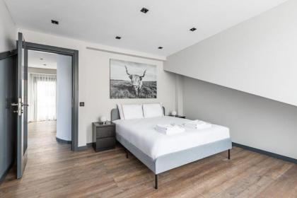 Duplex Penthouse wparking 3BD2Bath Views! #340 - image 25