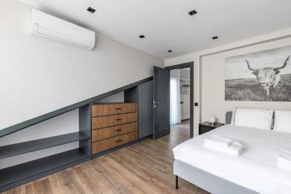 Duplex Penthouse wparking 3BD2Bath Views! #340 - image 27