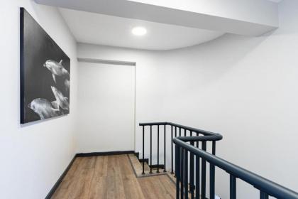 Duplex Penthouse wparking 3BD2Bath Views! #340 - image 30