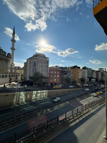 The Square 30 - image 21